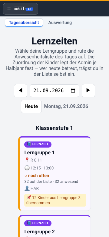 Dieselbe Lernzeiten-Übersicht auf einem Smartphone: eine Kachel unter der anderen